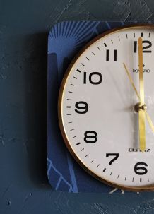 Horloge pendule murale vintage silencieuse carrée "Romatic"