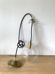 Ancien ballon de chimie transformé en suspension - version 2