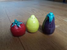 Trio salières poivriers légumes et fruits en barbotine