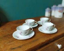 Quatre tasses de porcelaine de Bavière