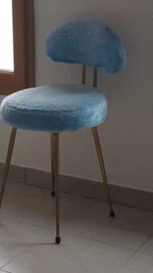 Chaise moumoute bleue
