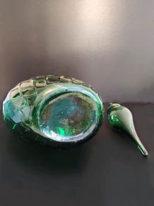 carafe verte avec bouchon flamme