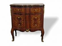 Commode style louis XV trois tiroirs