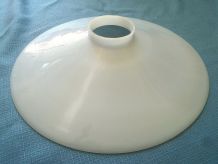 suspension en opaline  blanche , vintage