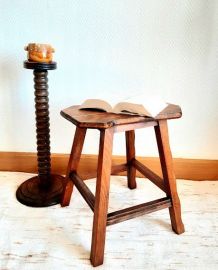 Tabouret de traite brutaliste en bois 1950