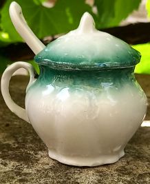 Moutardier en porcelaine 