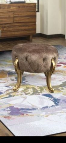 pouf de style Louis XV 