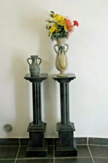 paire Colonne en marbre noir fait entièrement à la main sur 