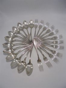 12 fourchettes et 12 cuillères