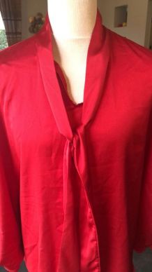 Chemisiers long e large Chemisier rouge cravate large