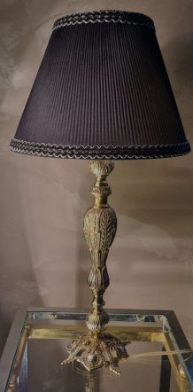 grande lampe bronze de style rocaille de luxe  et abat jour 