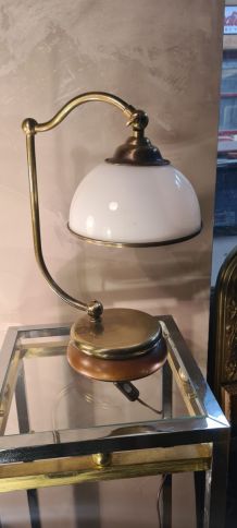 lampe  reglable laiton  avec  socle bois et opaline  avec ce