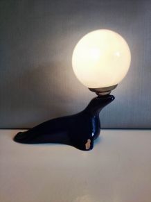 lampe otarie stylisée