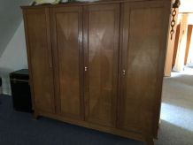 ARMOIRE VINTAGE PIEDS COMPAS