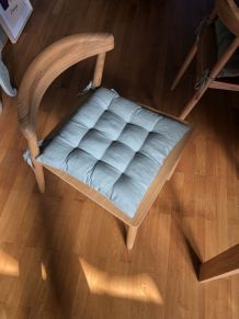 Table à manger avec 4 chaises