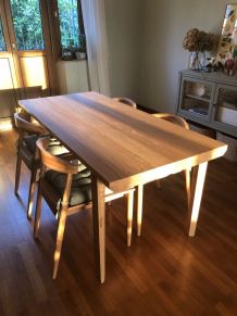 Table à manger avec 4 chaises