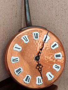 Pendule cuivre : casserole d'horloge murale en cuivre martel