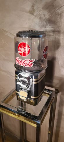 distributeur bonbon , cacahuete, chewing gum , en libre serv