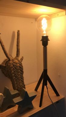 Lampe trépied bois et métal