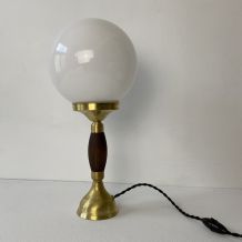 ANCIENNE LAMPE A POSER EN OPALINE ET LAITON VINTAGE