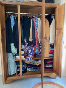 Très belle armoire en bois brut Acajou