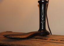 Ancienne enclume de cordonnier adaptée en lampe