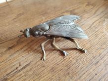 Cendrier mouche vintage en metal doré 