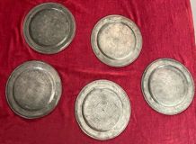 XVII - XVIII ème siècle 5 Assiettes en Étain vendues à la pi