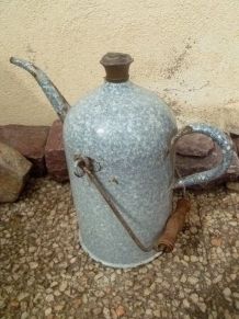 bidon huile , burette , vintage