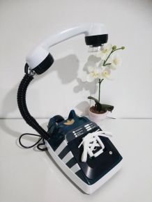 Téléphone vintage 80's recyclé en lampe à poser