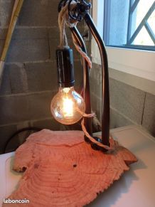 Lampe bois avec fourche de velo ampoule type Edison