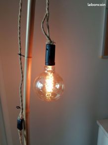 Lampe en bois faite main Ampoule type Edison