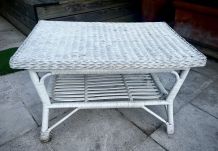 Table basse en rotin blanc