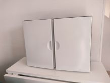 Armoire Murale en bakélite 