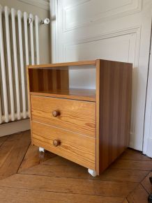 Deux tables de chevet moderne 