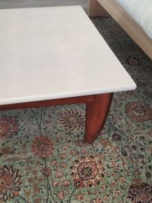 Table basse carré couleur crème 