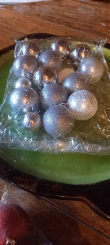 Boules argentées 