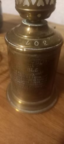 Lampe pigeon électrifiée