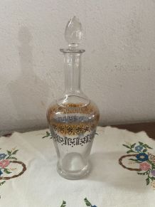 Flacon au style oriental.