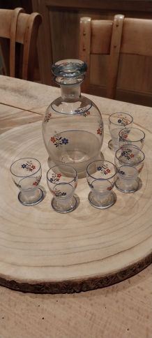 Carafe et 6 petits verres vintage avec motif de fleurs 