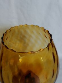 Coupe en verre ou cristal ambré