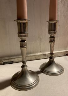 2 chandeliers en étain vintage 