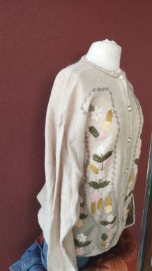 Cardigan laine et mohair avec boutons métal et nacre 