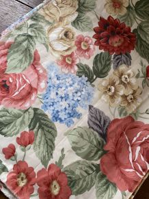 Coupon tissu fleuri style anglais.
