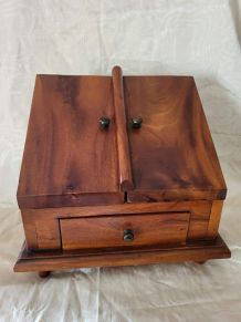 Ancienne  boîte de bureau 