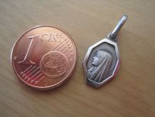 médaille SAINTE VIERGE en argent taille 1.4.mm x 9 mm