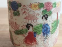 6 tasses à thé en porcelaine extrafine du Japon - 1920-1950