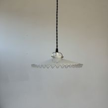 ANCIENNE SUSPENSION EN OPALINE DENTELEE 24,5 CM VINTAGE