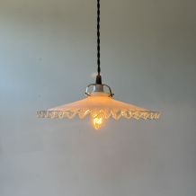 ANCIENNE SUSPENSION EN OPALINE DENTELEE 24,5 CM VINTAGE