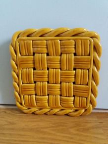 Dessous de plat céramique tressée ajourée